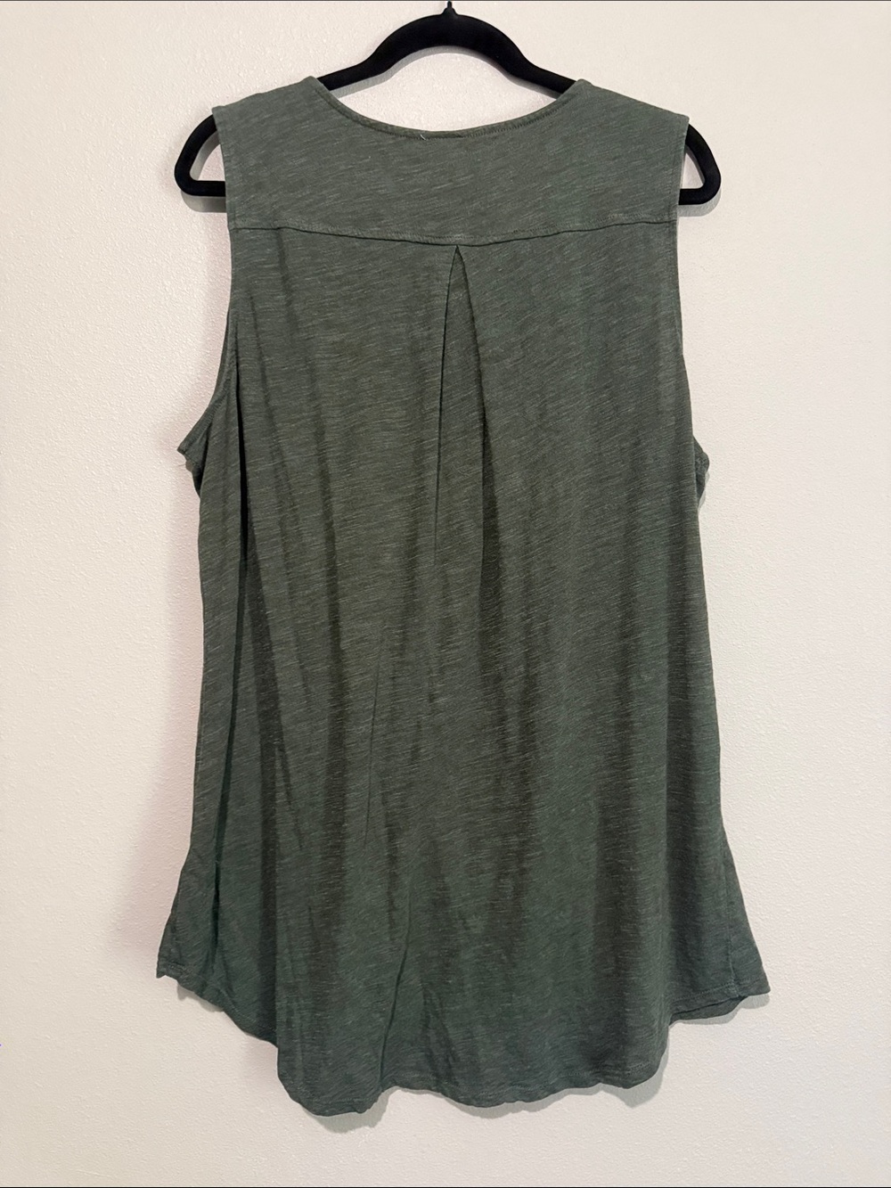 Terra & Sky Olive Green Sleeveless Embroidered V-Neck Tank - Picture 5 of 6
